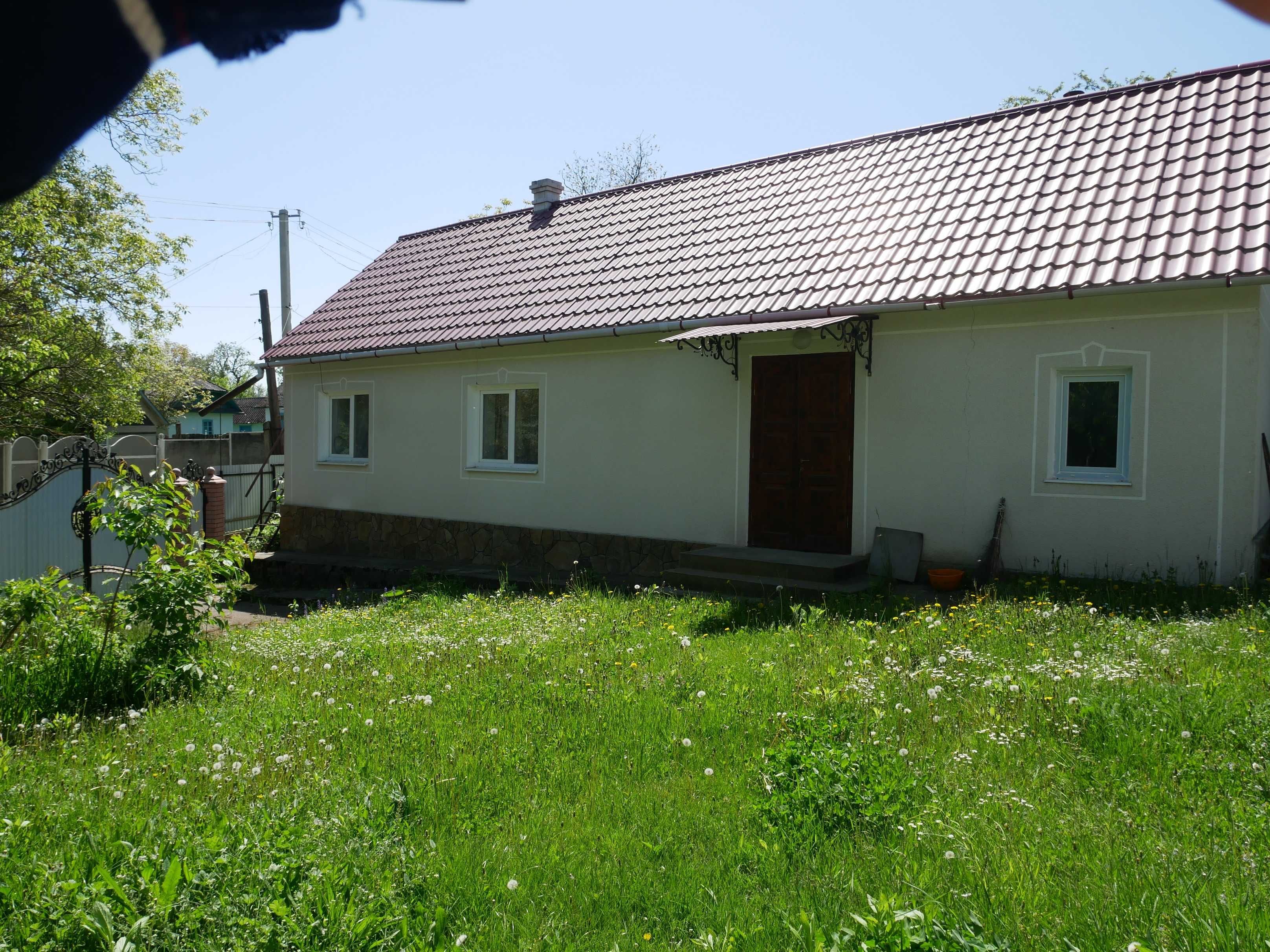 Продається господарство (2 будинки) в селі Рукшин Чернівецької області