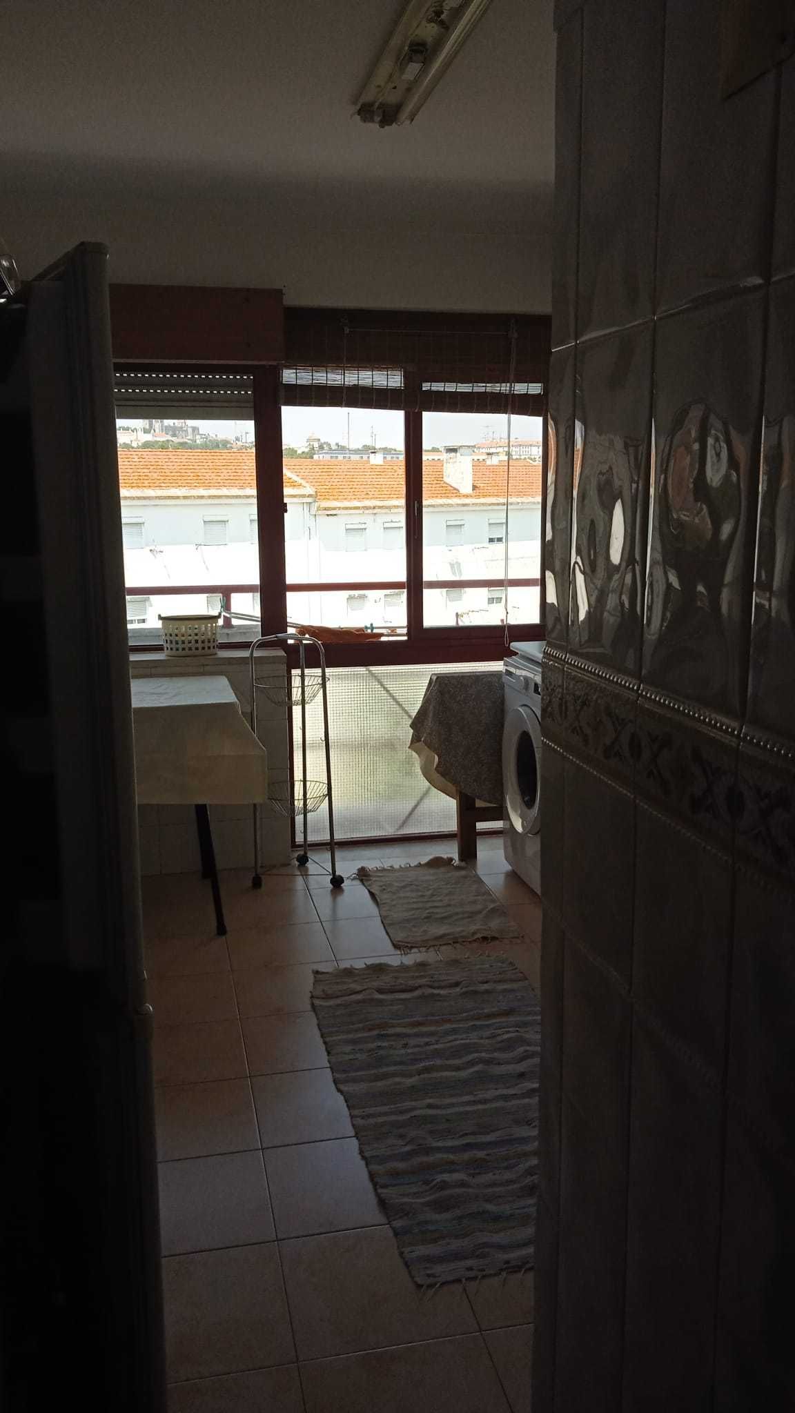Casa com 3 quartos para alugar a estudantes- Évora