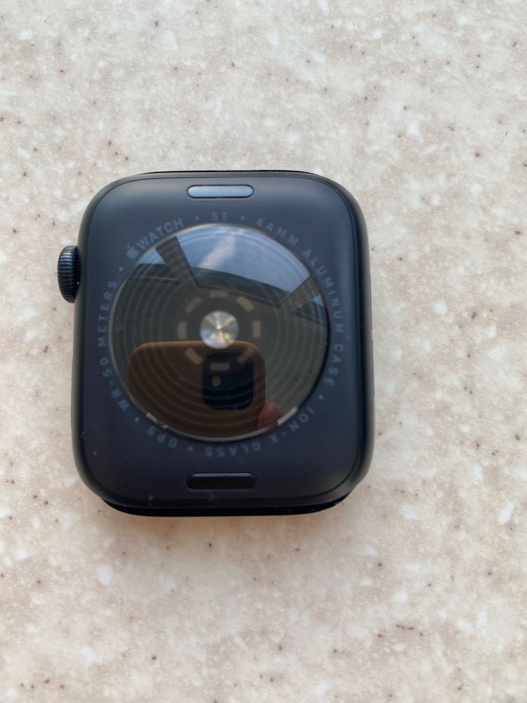 Apple Watch SE (Gen 2) 44 mm