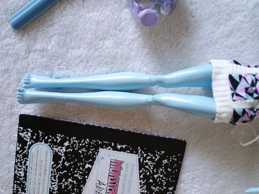 Abbey Monster High Basic /(this is not a creepproduction)