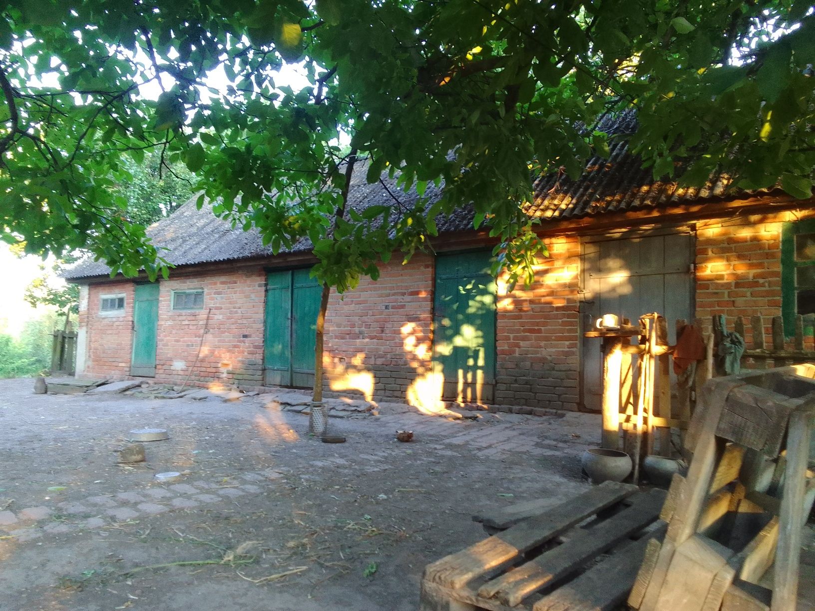 Будинок біля річки Сула в с. Мацківці
