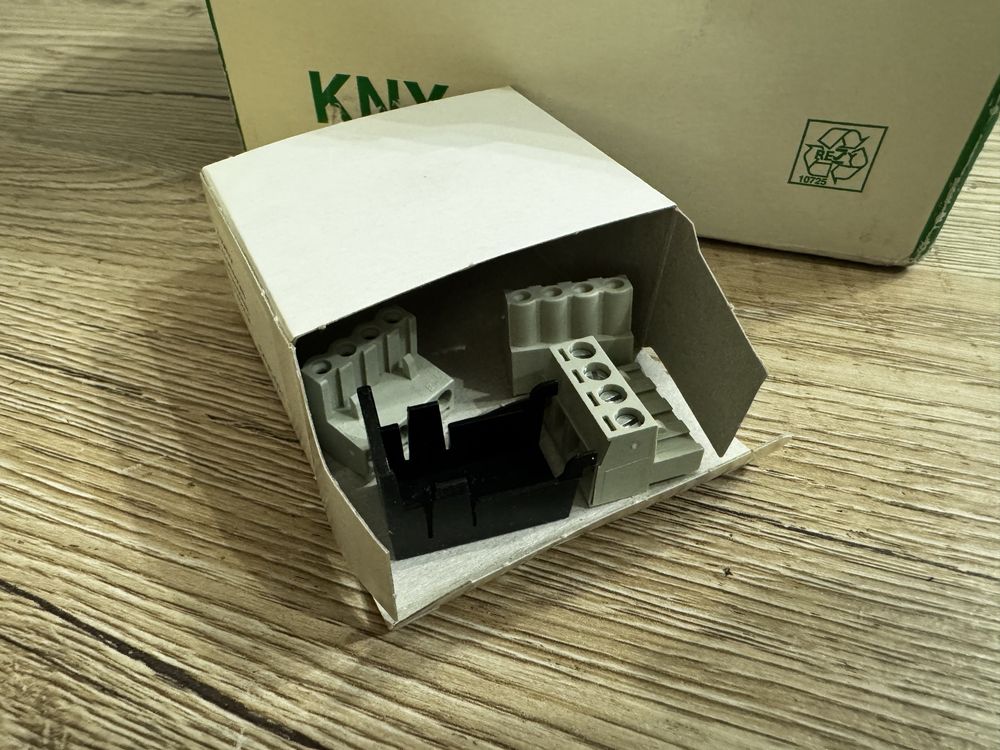 KNX бінарний вхід Schneider REG-K/8X10, (MTN644592)