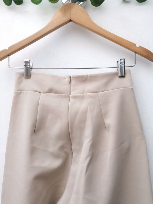 Calças Beges Largas