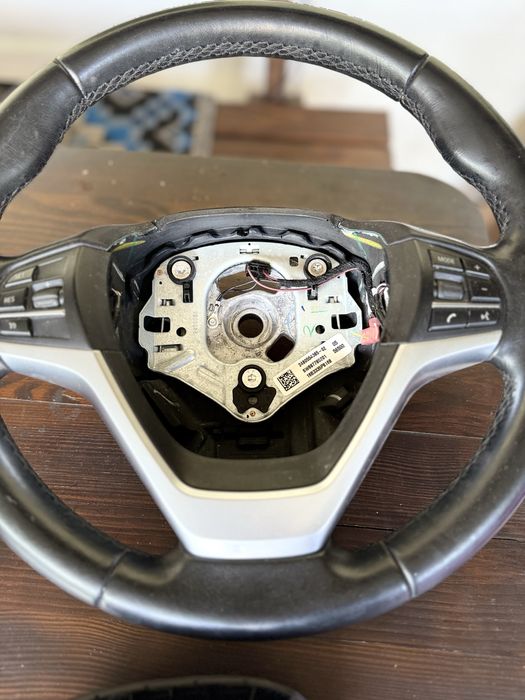 Продам руль с подушкой ( оригинал ) с BMW F15