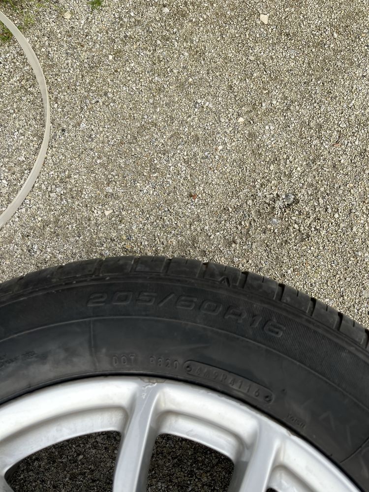 Koła lato bmw 16 dorzucam opony zimowe bieżnikowane.