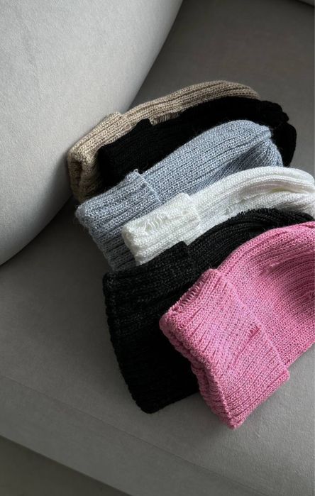 Теплые стильные шапки унисекс разных цветов качество топ купити шапку