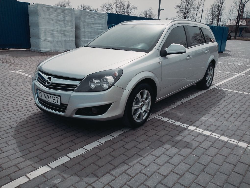 Продам Opel Astra H 2011р
1.7 Дизель