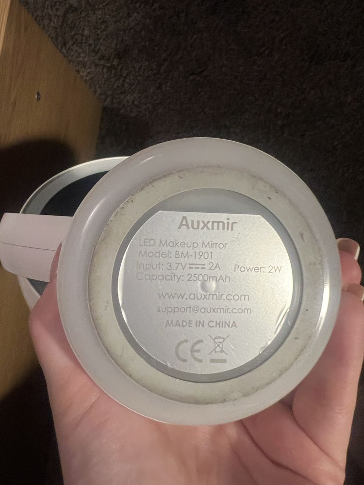 Lusterko lustro do makijażu Auxmir BM-1901 dwustronne led 10x