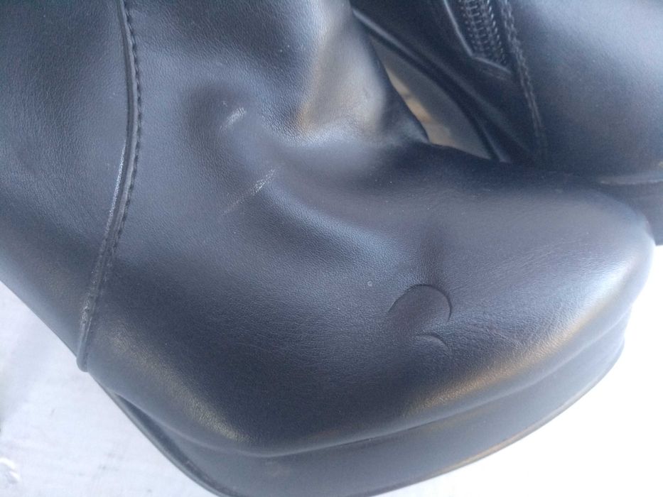 Ботільйони стріпи на платформі Danfia на хутрі, р.40 Нові