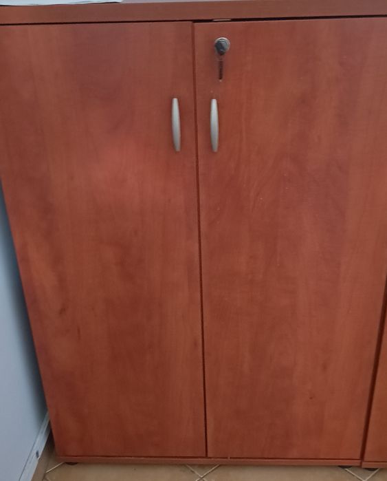 Meble biurowe wysokiej jakości kompletne wyposażenie