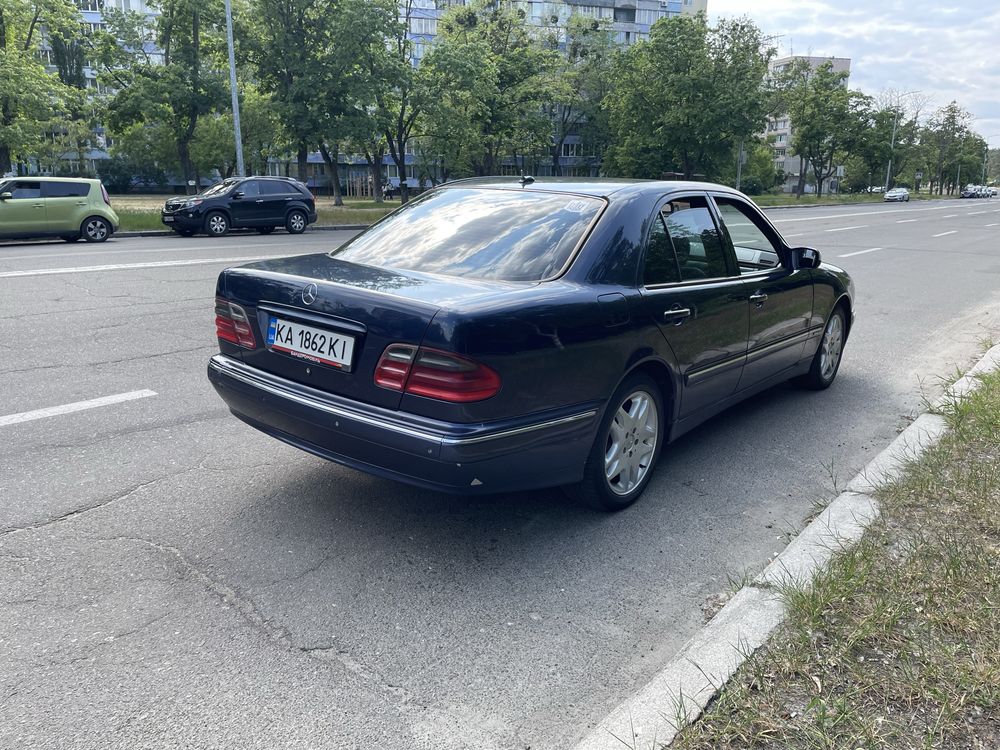 Продам mercedes e430 4matic