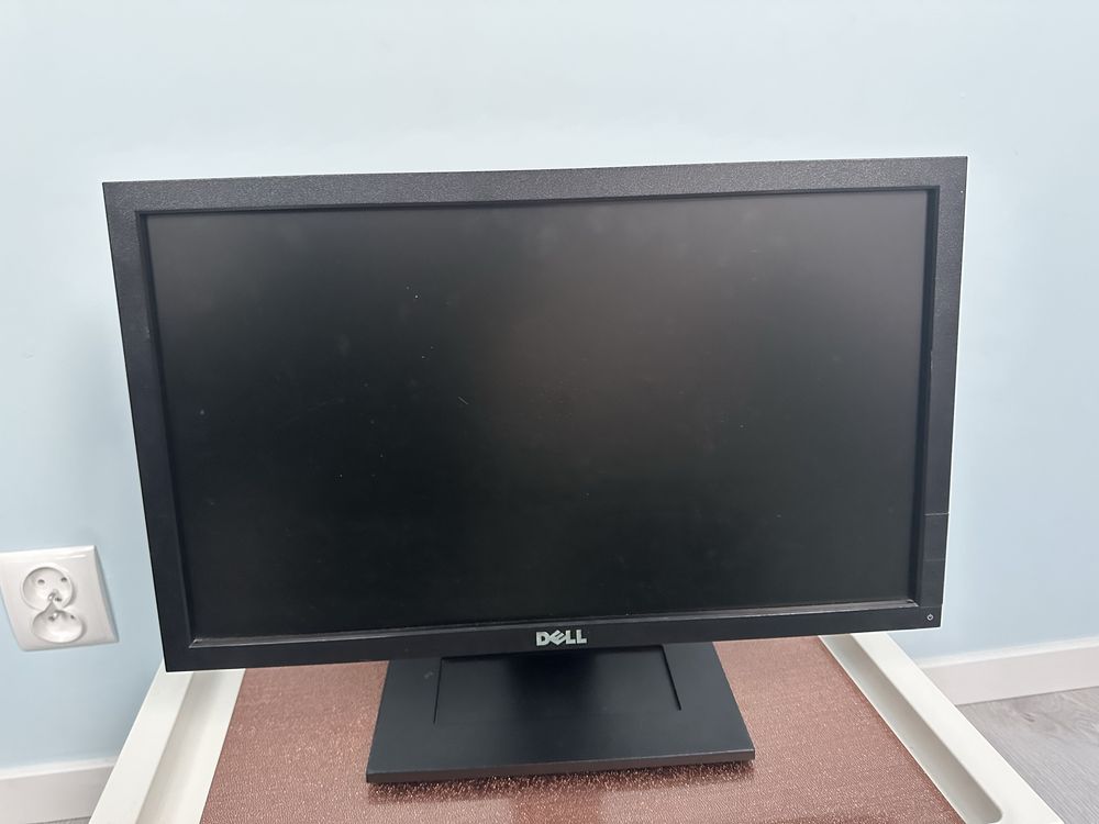 Dell Optiplex 390 z monitorem Dell E2011H