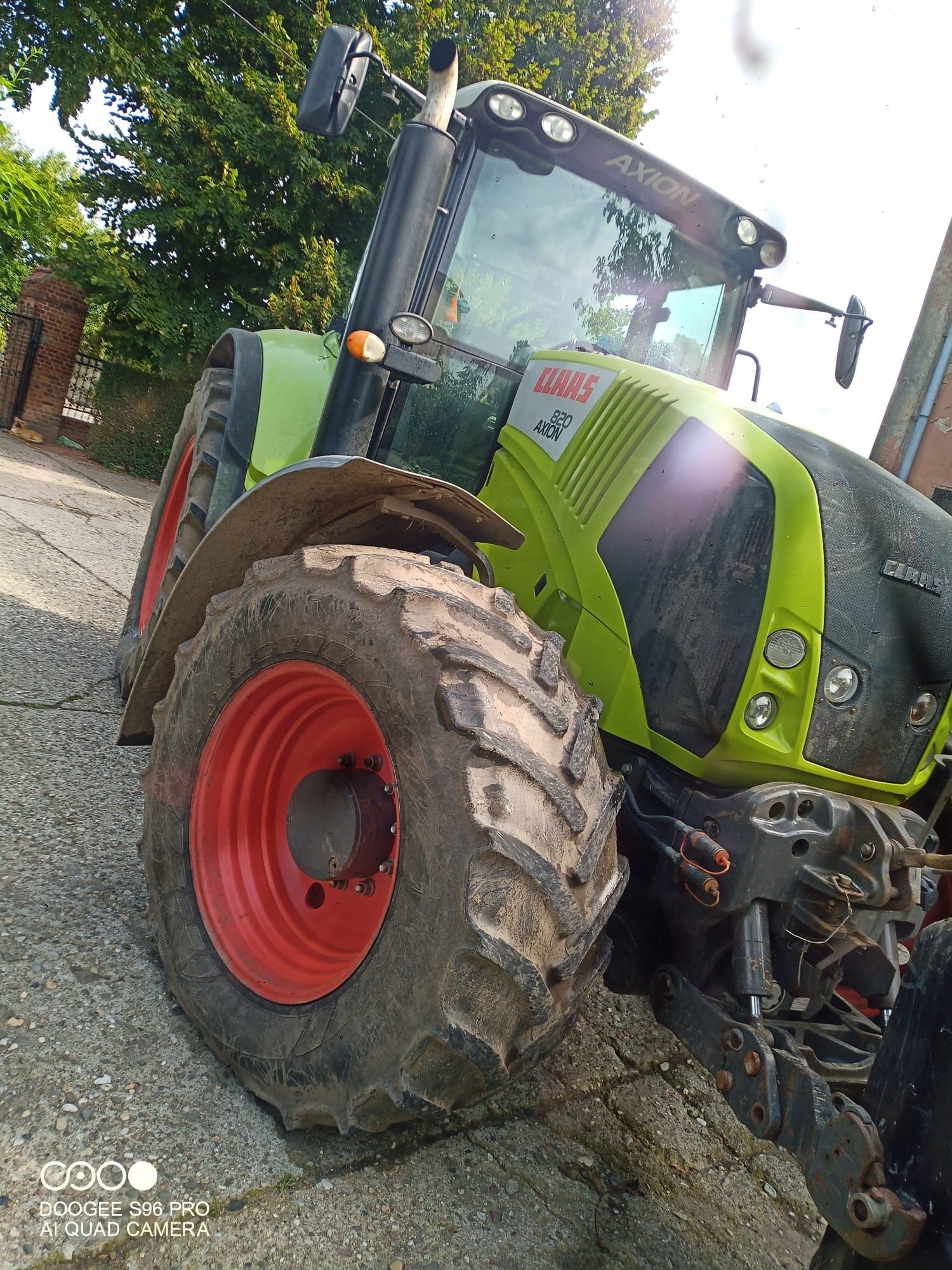 Claas  Axion 820