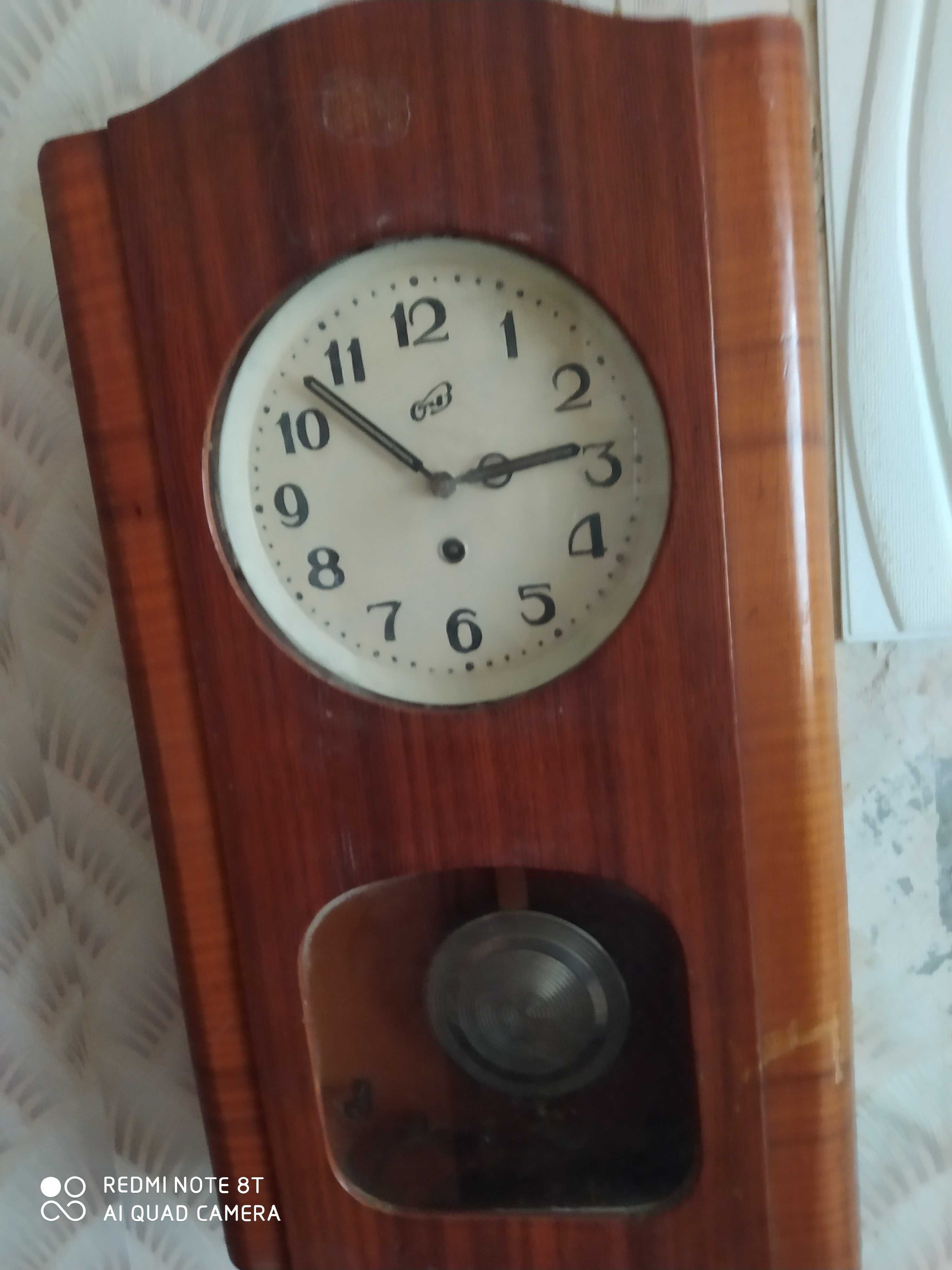 Часы кукушка в деревянной оправе маяк