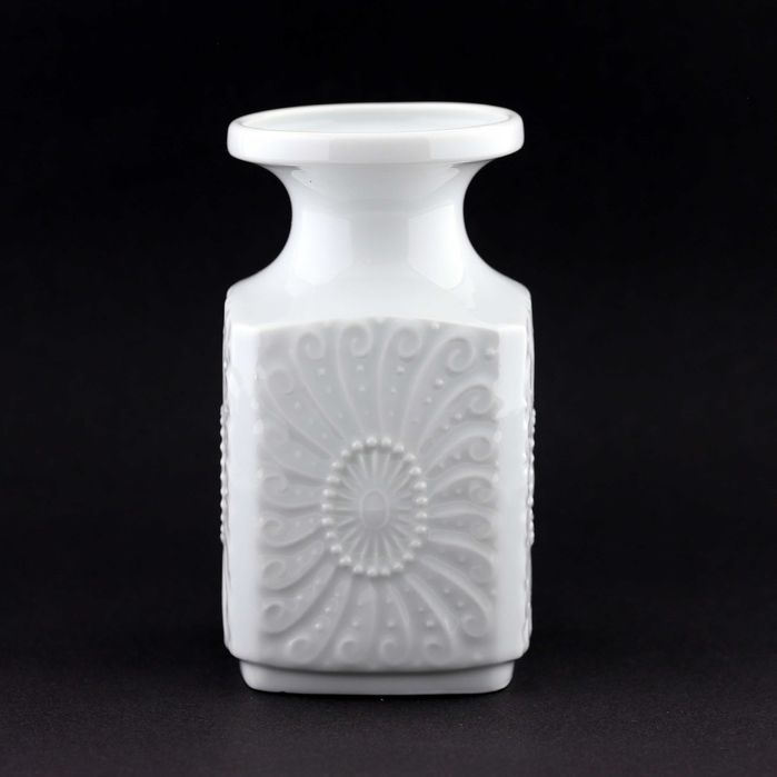Wazon 724/2 porcelanowy szkliwiony wys 15cm Royal Porzellan KPM Niemcy