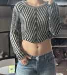 Top curto de mangas compridas