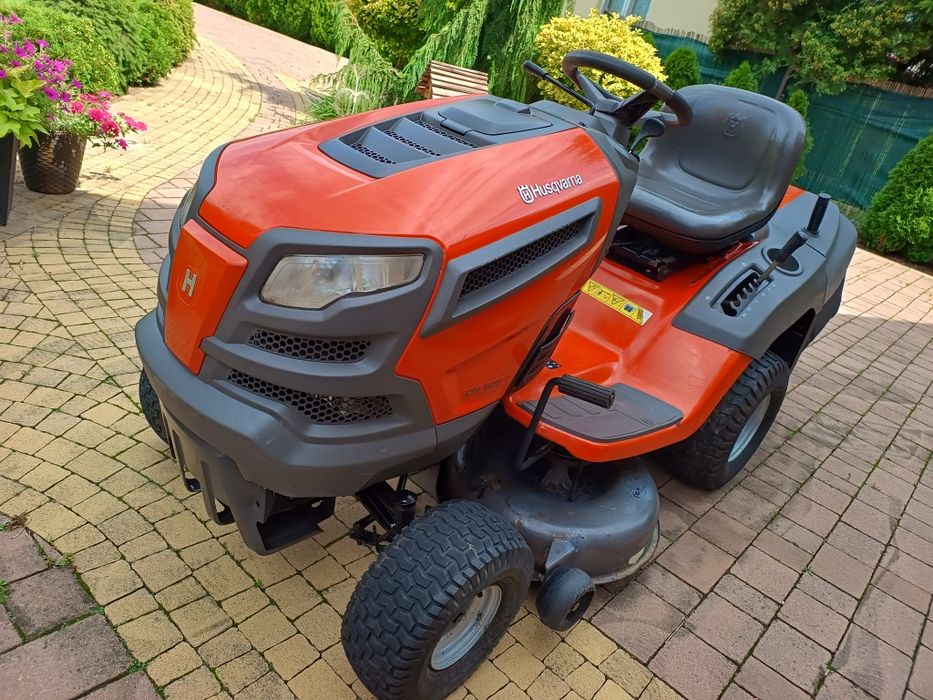 Kosiarka Traktorek Husqvarna V-Twin 16kM Kawasaki napęd hydrosta Pług