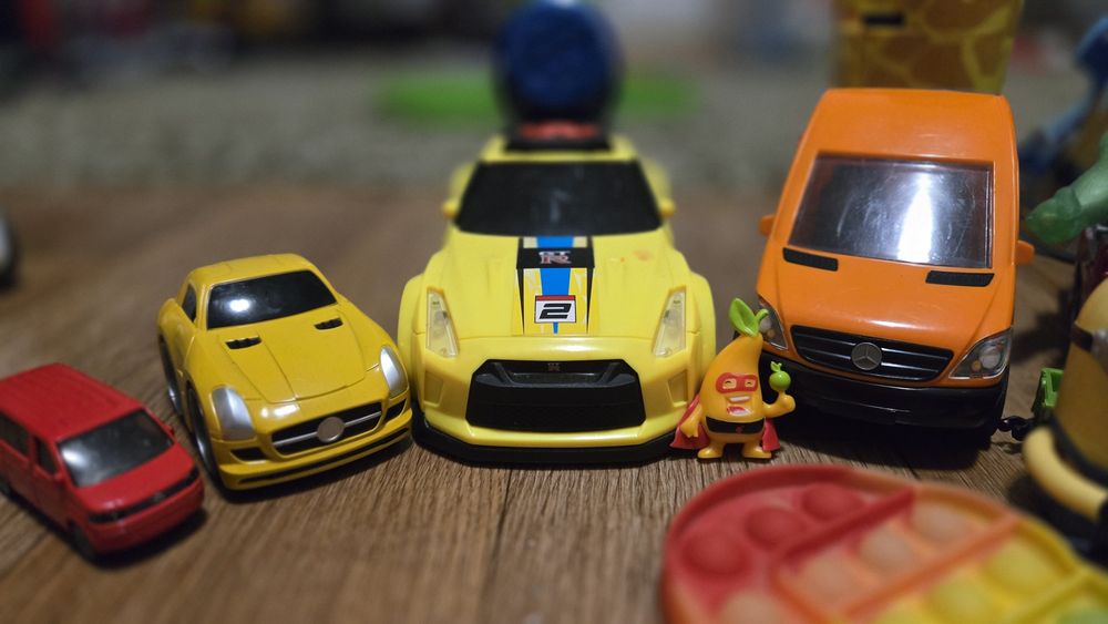 Іграшки комплектом, одним набором