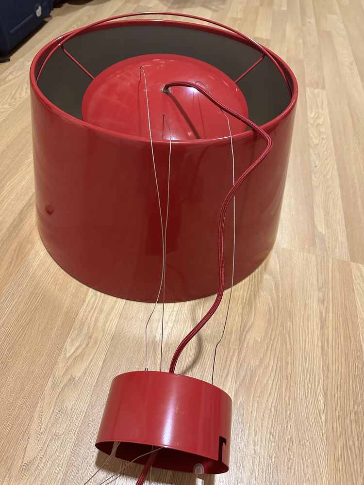 Candeeiro de teto vermelho Ikea como novo