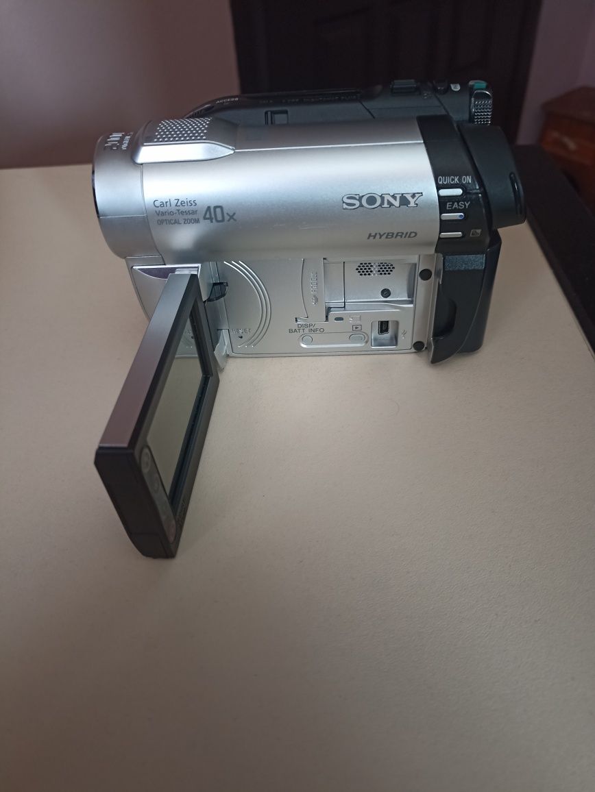Продам видеокамеру SONY!