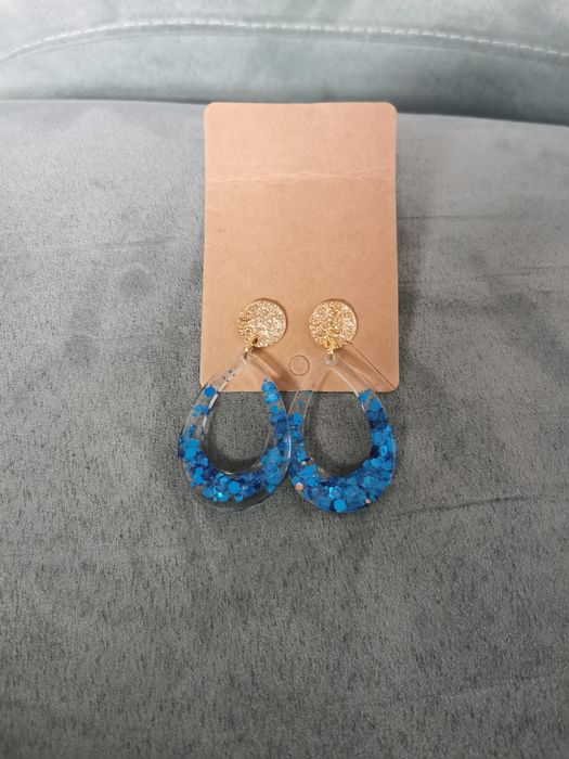 Brincos fios porta chaves