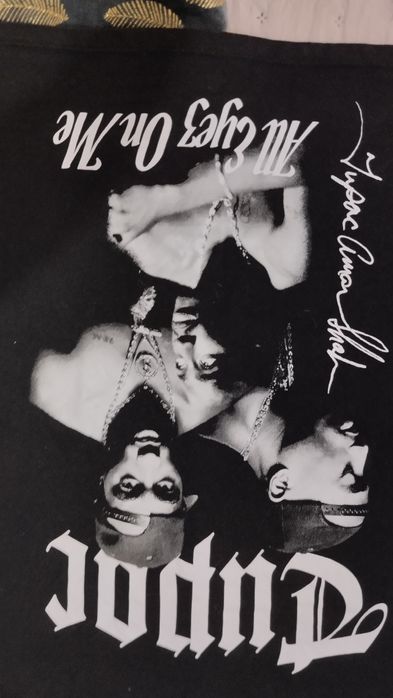 Tupac t shirt nova