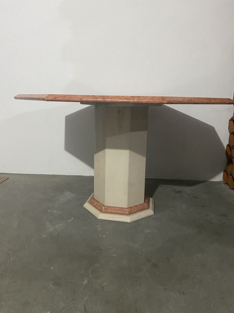 Mesa de jantar em pedra