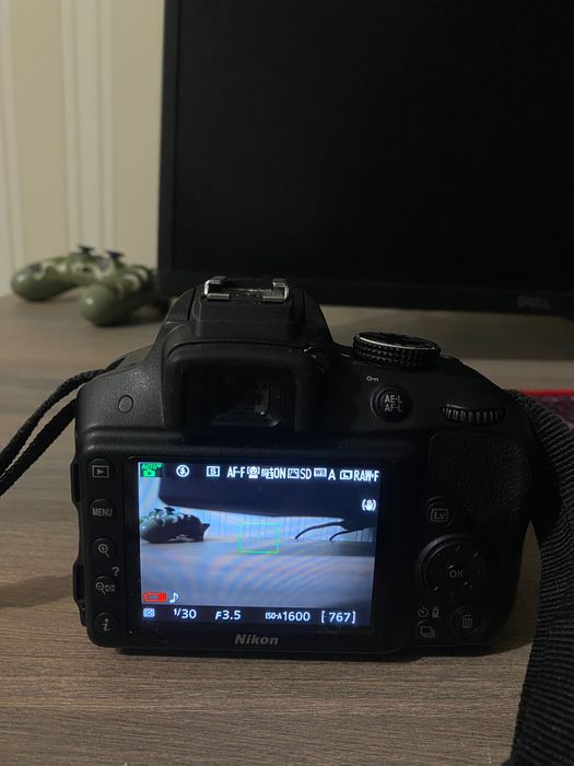 Nikon D3300 Фотоаппарат + 3 акумулятори в комплекті