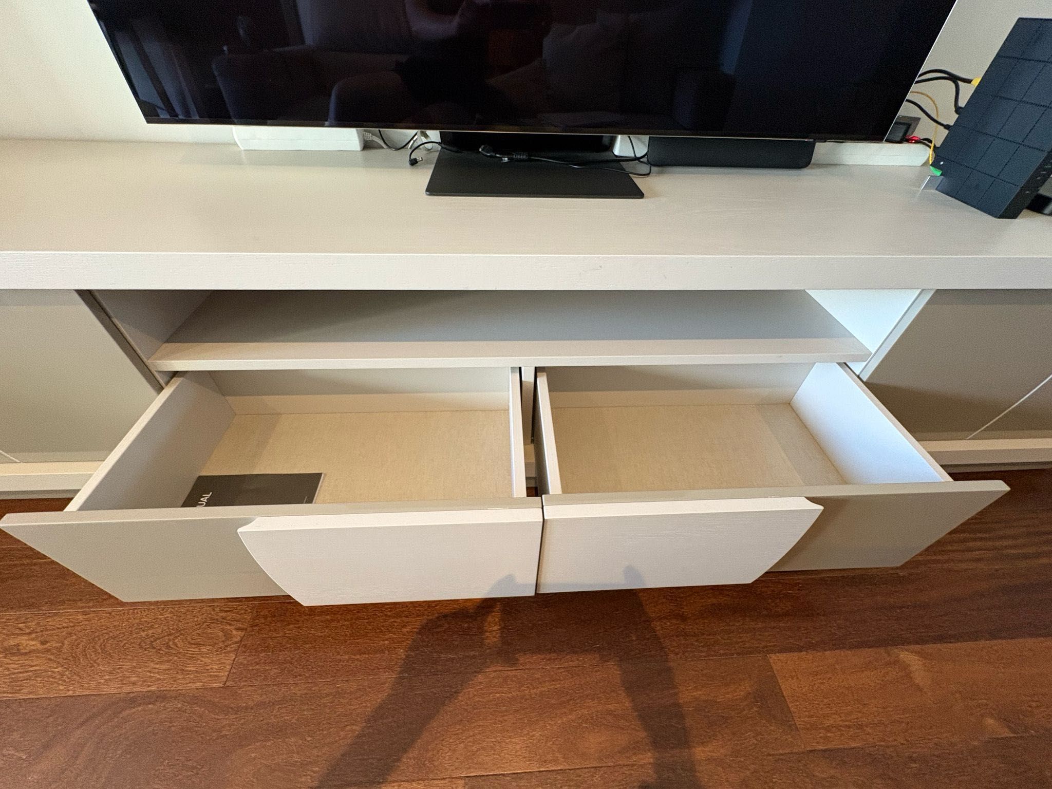 Móvel de tv feito sob medida! 1,82 x 88 prof x 60 alt / Custou 3x mais