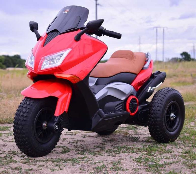 Duży Motor na akumulator SKUTER Pompowane koła /9188