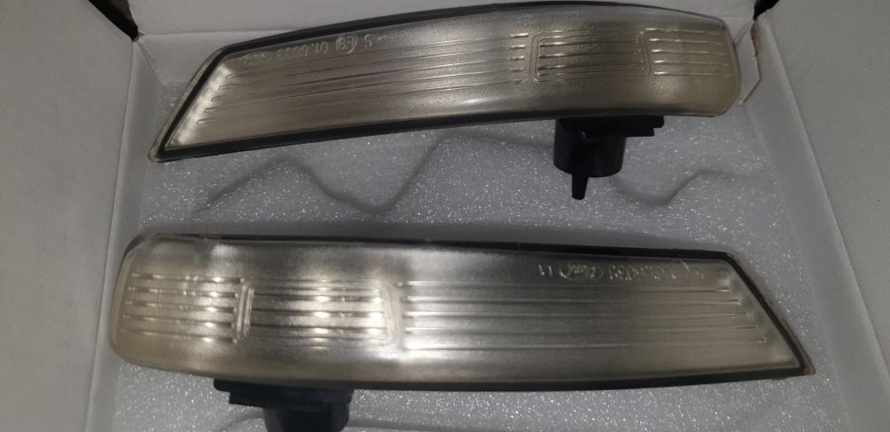 Kierunkowsazy lusterek do mondeo mk4 lift prawa i lewa strona orginał