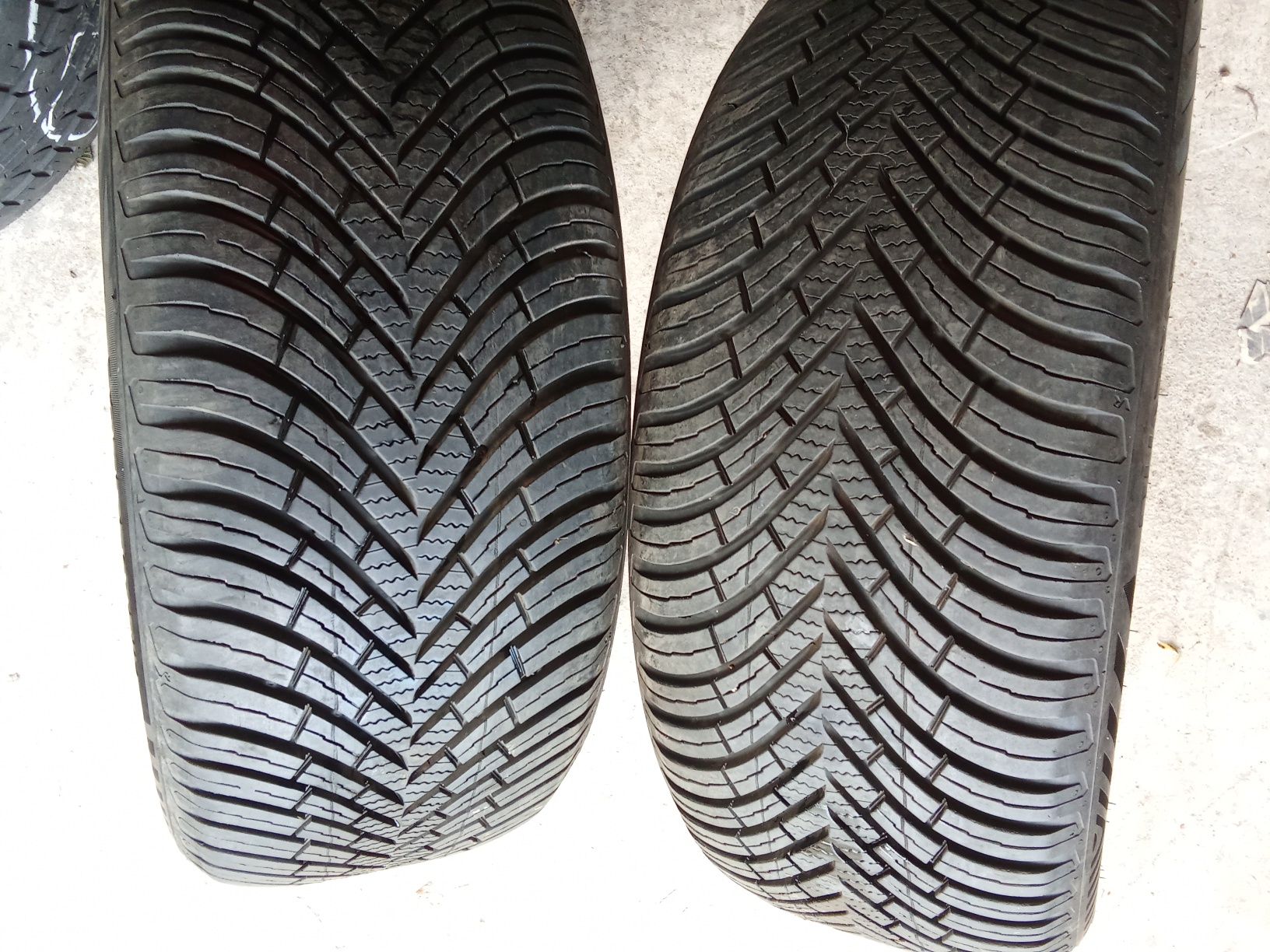 Opony Całoroczne Vredestein 205/50R16 2szt 2023r