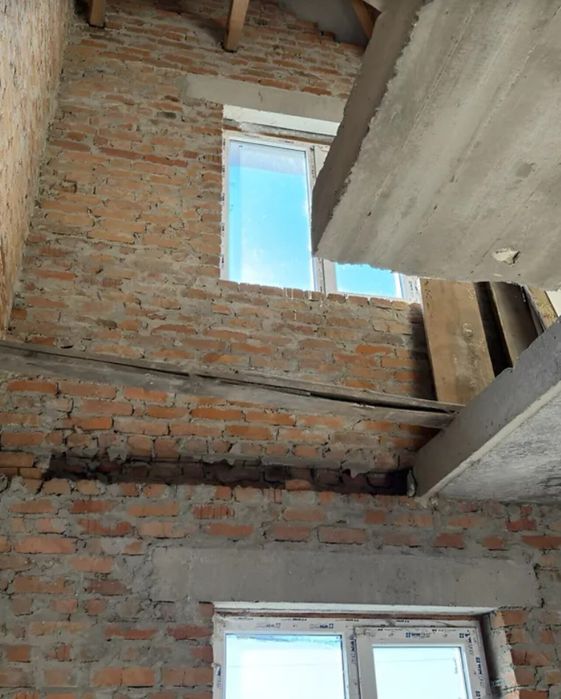 Продаж 3 поверхового дуплекса