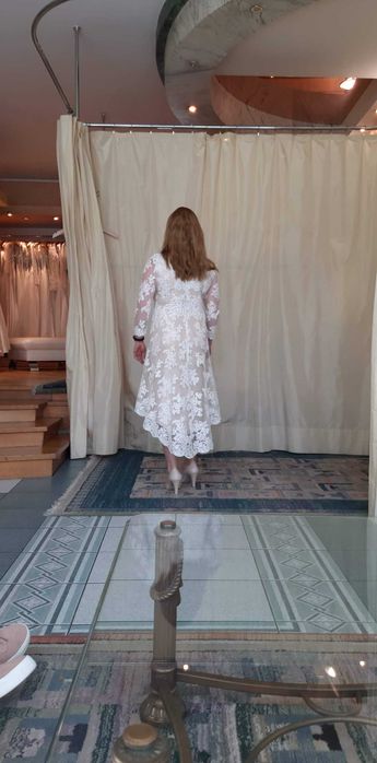 Asymetryczna sukienka ślubna