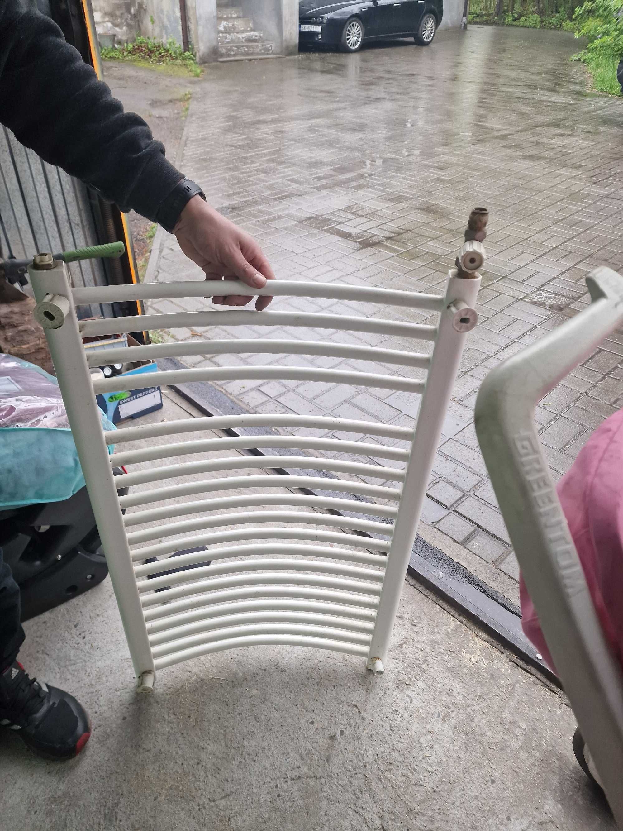 Grzejnik łazienkowy centralne węglowe