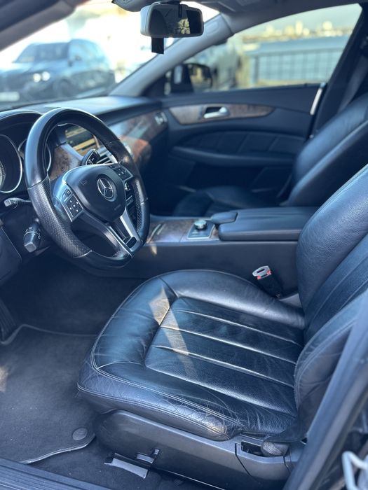 Mercedes-Benz CLS-Class целый не мотанный