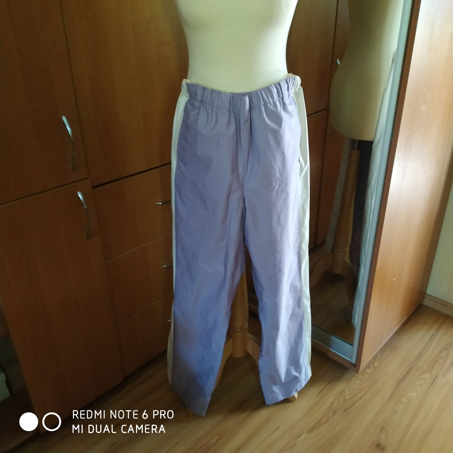 Брюки женские спортивные М