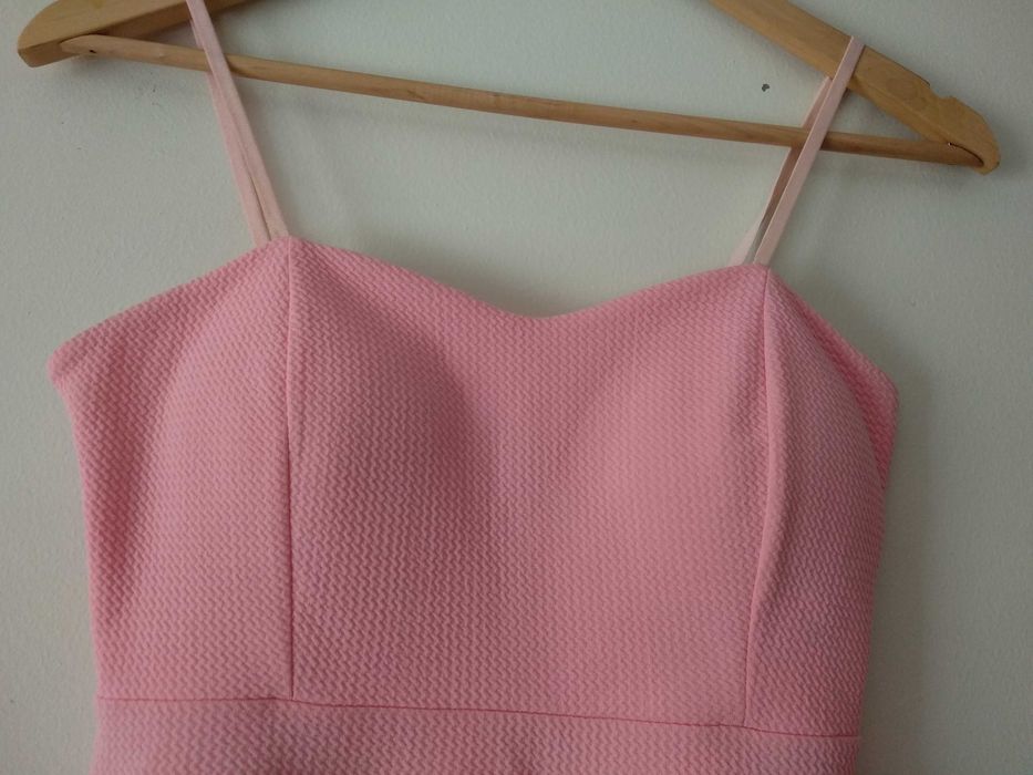 Vestido Rosa de Alças Ajustáveis