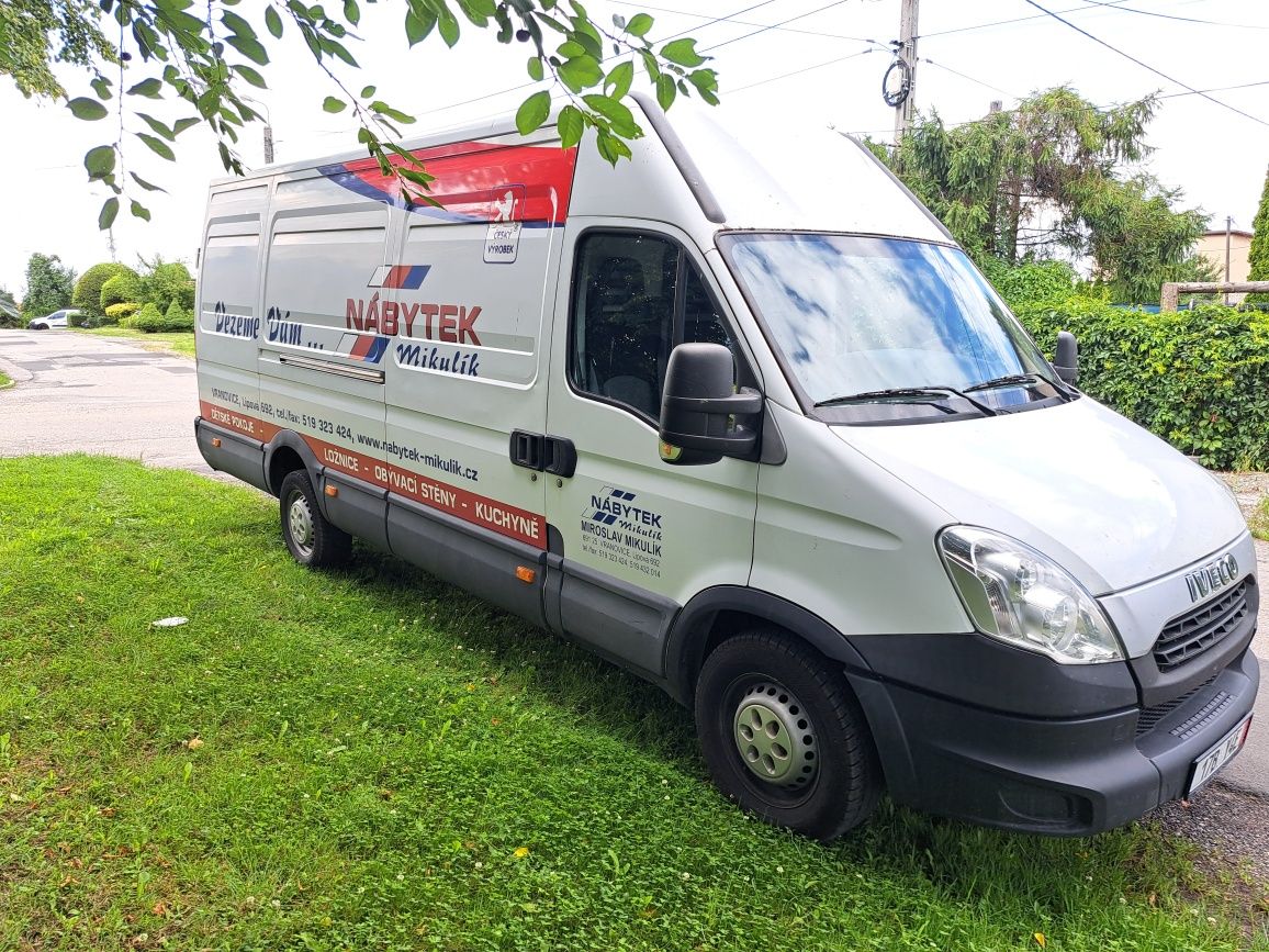 Wynajem busa z kierowcą na godziny Iveco maxi