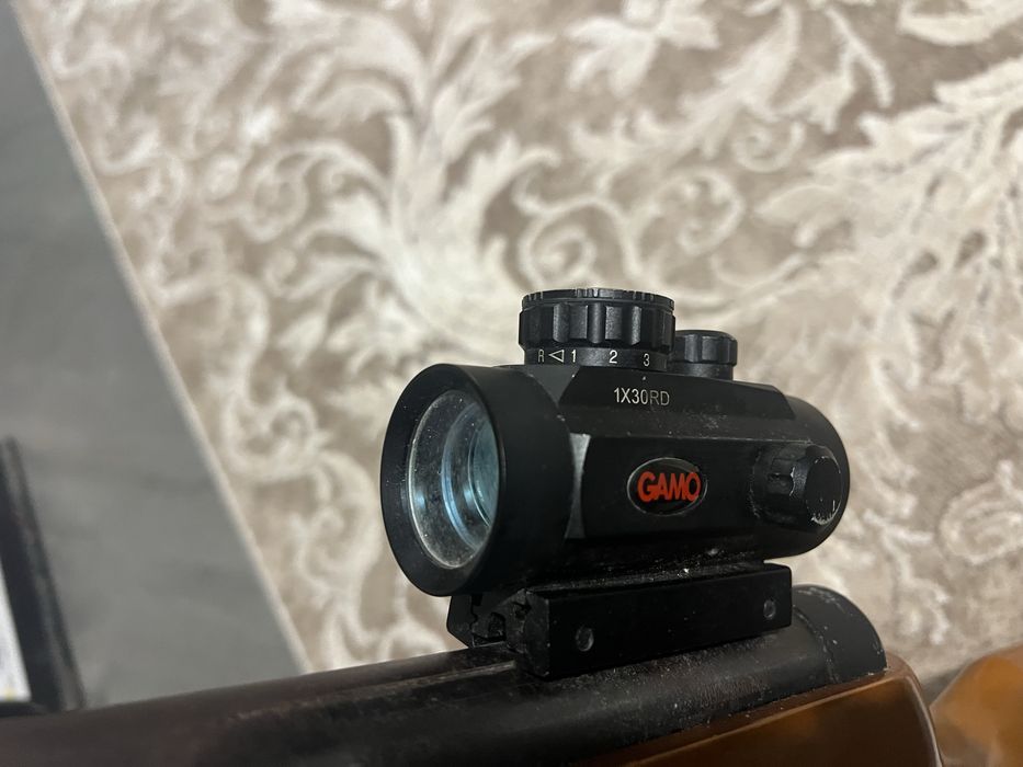 Каліматорний приціл camo 10x30