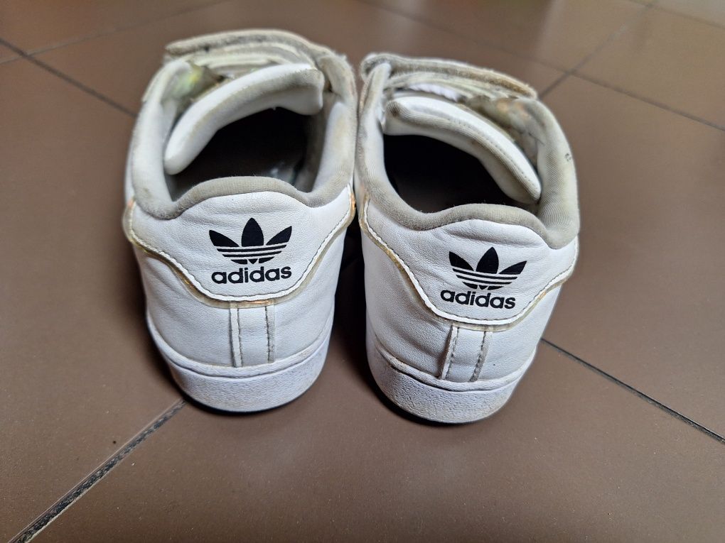 Tenis /Sapathas Adidas super star 32