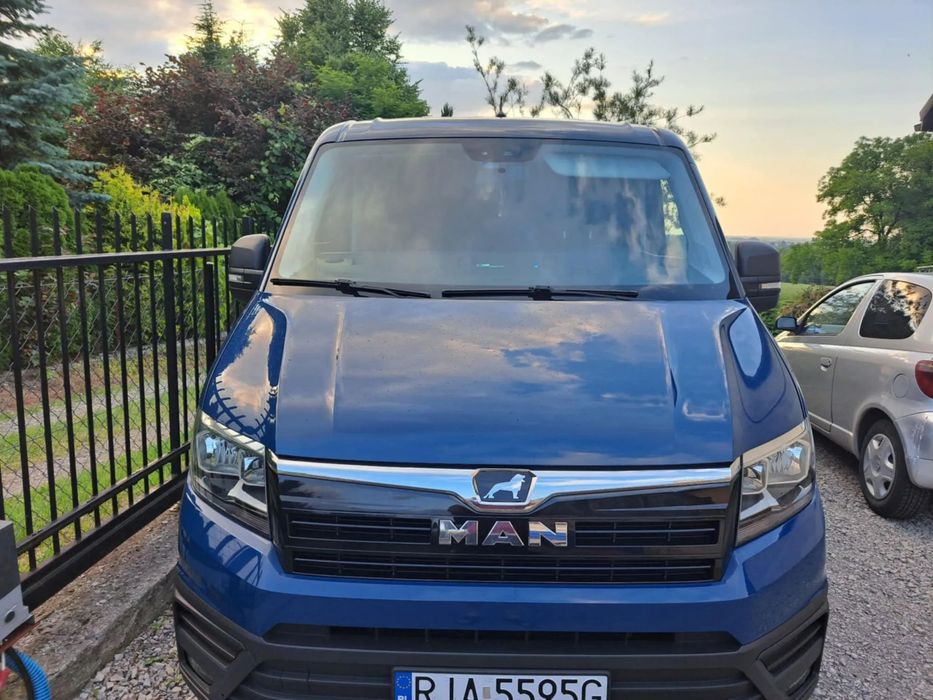 MAN TGE 9 osobowy