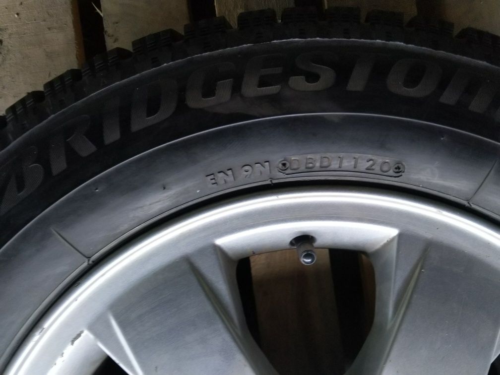 Резина зимняя с дисками Bridgestone Blizzak Spike 02 195/65 R15