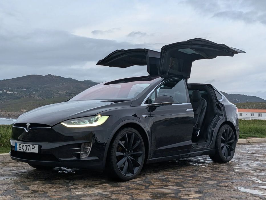 Tesla Model X 90D