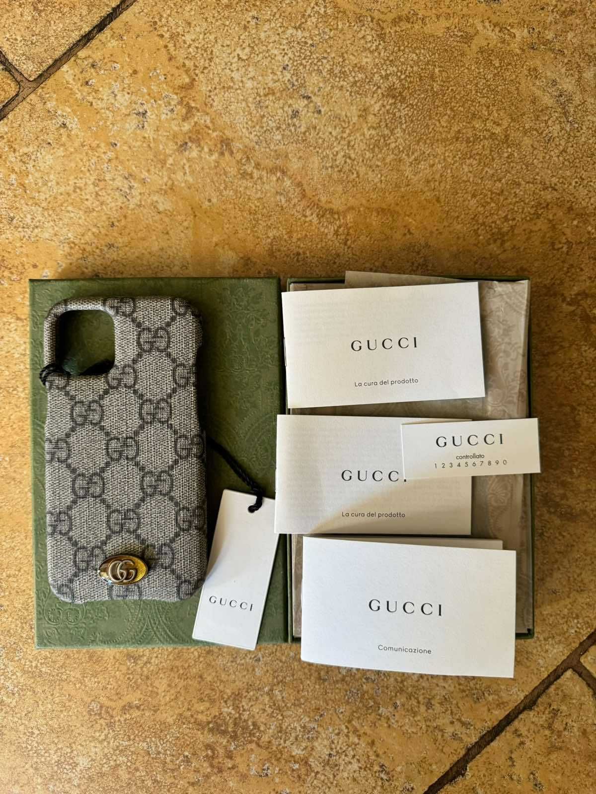 Чехол на I phone 12  Gucci