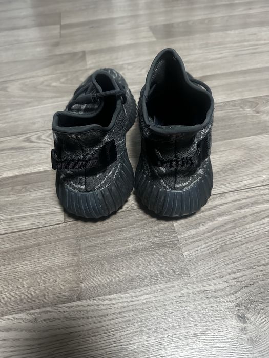 Кросівки adidas Yeezy