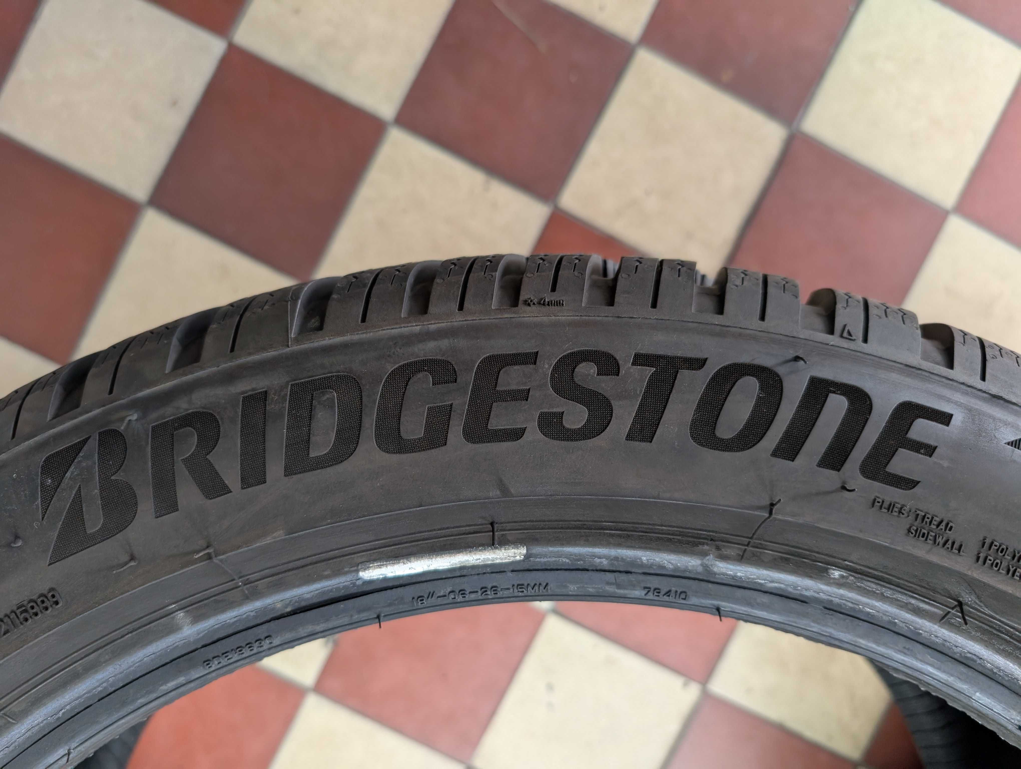 Bridgestone Blizzak LM005 235/45R18 98V #62&