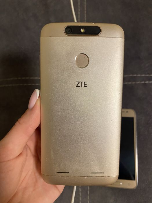 Продам телефоны рабочий / нерабочий