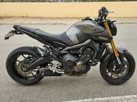 Moto Yamaha MT09