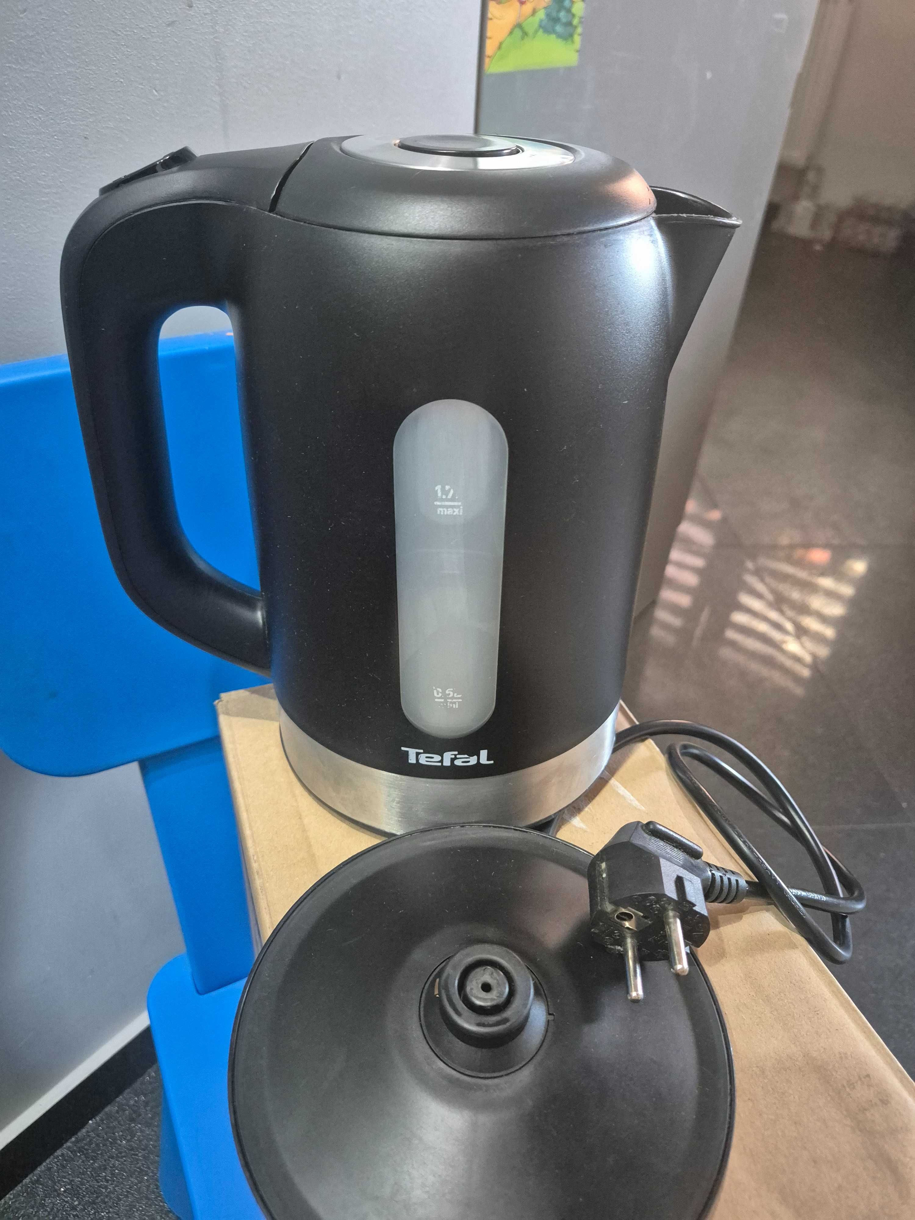 Czajnik elektryczny TEFAL 1.7 litra, czarny, model Snow KO330830